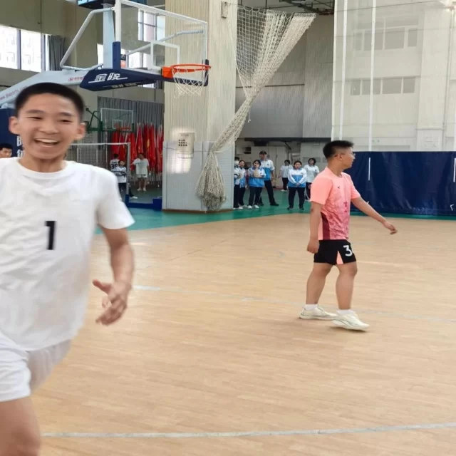 剖析媒体关注焦点的年轻化趋势与典型案例